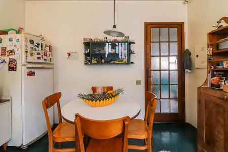 Casa à venda com 354m², 3 quartos e 1 vaga Casa à venda com 354m², 3 quartos e 1 vagaCozinha