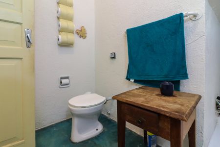 Casa à venda com 354m², 3 quartos e 1 vaga Casa à venda com 354m², 3 quartos e 1 vagaBanheiro