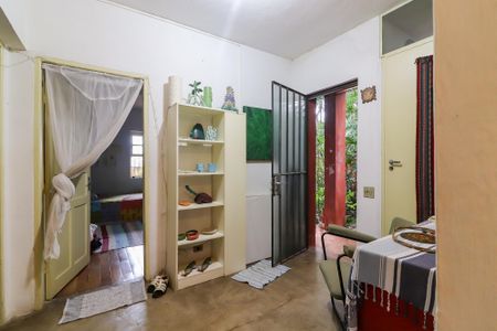 Casa à venda com 354m², 3 quartos e 1 vaga Casa à venda com 354m², 3 quartos e 1 vagaCorredor