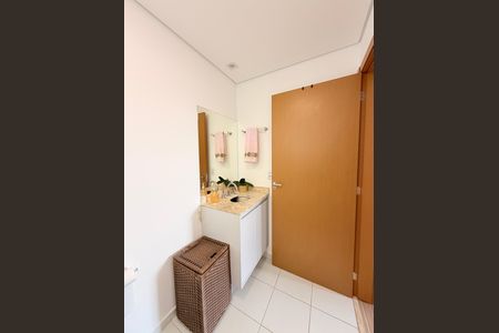 Apartamento à venda com 77m², 3 quartos e 2 vagasBanheiro da Suíte