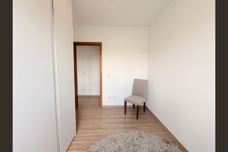 Apartamento à venda com 77m², 3 quartos e 2 vagasQuarto 2