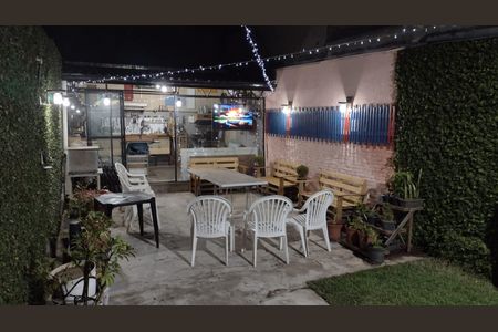 Casa à venda com 180m², 2 quartos e 2 vagasÁrea externa