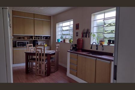 Casa à venda com 180m², 2 quartos e 2 vagasCozinha