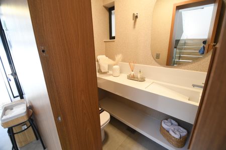 Casa de condomínio à venda com 185m², 3 quartos e 2 vagasLavabo