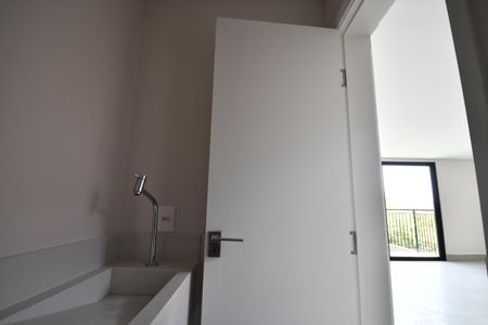 Casa de condomínio à venda com 221m², 3 quartos e 2 vagasLavabo