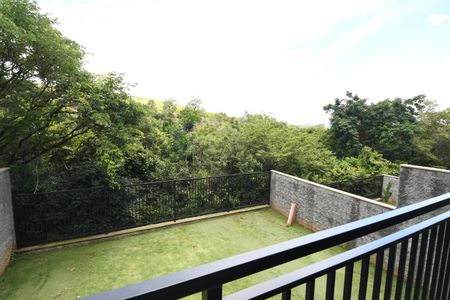 Casa de condomínio à venda com 221m², 3 quartos e 2 vagasSala - Vista