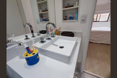 Apartamento à venda com 85m², 3 quartos e 1 vagaBanheiro da Suíte