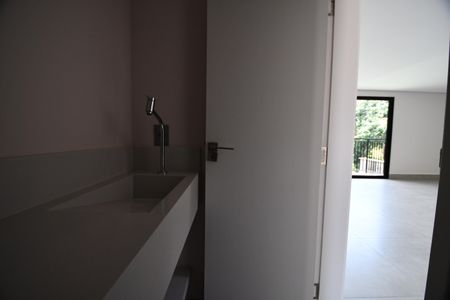 Casa de condomínio à venda com 221m², 3 quartos e 2 vagasLavabo