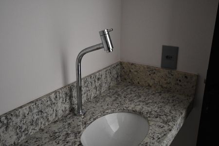 Casa de condomínio à venda com 221m², 3 quartos e 2 vagasBanheiro de serviço