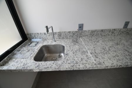 Casa de condomínio à venda com 221m², 3 quartos e 2 vagasÁrea de Serviço