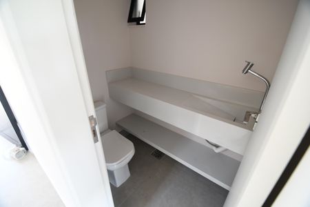 Casa de condomínio à venda com 221m², 3 quartos e 2 vagasLavabo