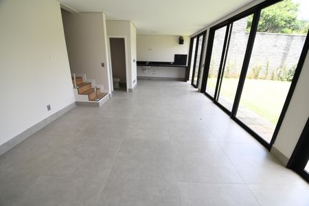 Casa de condomínio à venda com 221m², 3 quartos e 2 vagasVaranda gourmet