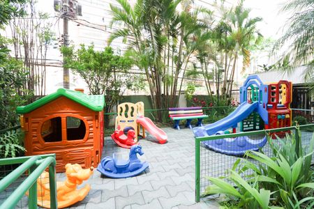 Apartamento à venda com 90m², 3 quartos e 2 vagasÁrea comum - Playground