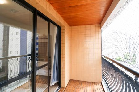 Apartamento à venda com 90m², 3 quartos e 2 vagasVaranda