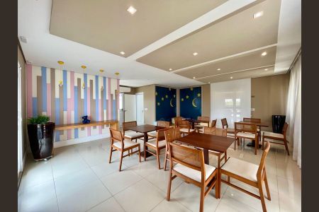 Apartamento para alugar com 68m², 2 quartos e 2 vagasÁrea comum - Salão de festas infantil