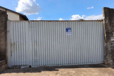 Casa à venda com 363m², 2 quartos e 4 vagasFachada