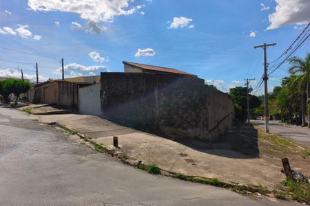 Casa à venda com 363m², 2 quartos e 4 vagasFachada