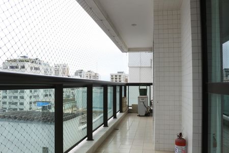 Apartamento à venda com 81m², 2 quartos e 2 vagasVaranda da Sala e Suíte