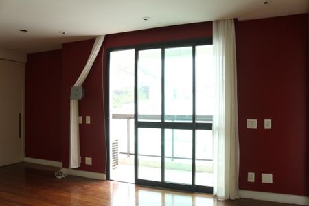 Apartamento à venda com 81m², 2 quartos e 2 vagasSala