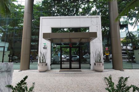 Apartamento à venda com 81m², 2 quartos e 2 vagas Apartamento à venda com 81m², 2 quartos e 2 vagasFachada e portaria