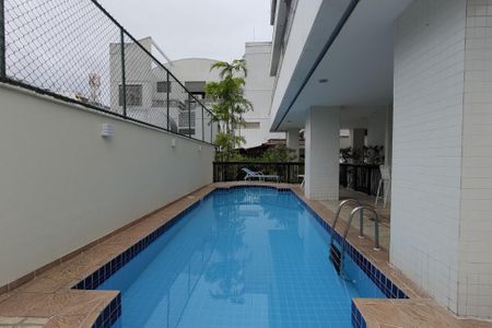 Apartamento à venda com 81m², 2 quartos e 2 vagas Apartamento à venda com 81m², 2 quartos e 2 vagasÁrea comum - Piscina