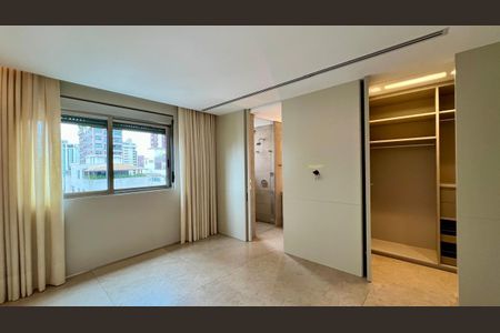Apartamento à venda com 351m², 4 quartos e 5 vagas Apartamento à venda com 351m², 4 quartos e 5 vagasquarto