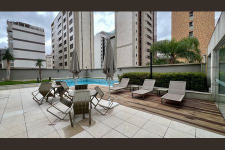 Apartamento à venda com 351m², 4 quartos e 5 vagas Apartamento à venda com 351m², 4 quartos e 5 vagasÁrea comum - Piscina