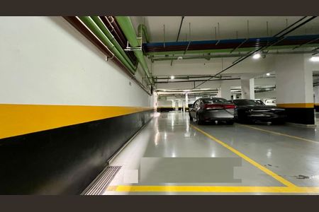 Apartamento à venda com 351m², 4 quartos e 5 vagas Apartamento à venda com 351m², 4 quartos e 5 vagasGaragem