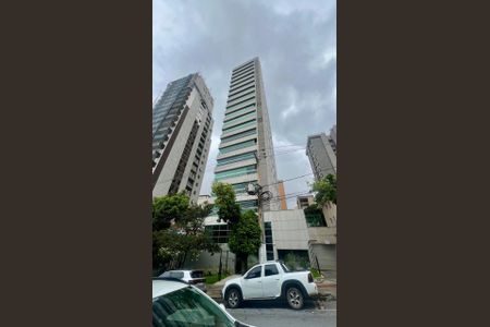 Apartamento à venda com 351m², 4 quartos e 5 vagas Apartamento à venda com 351m², 4 quartos e 5 vagasFachada