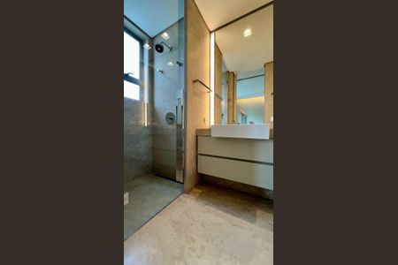 Apartamento à venda com 351m², 4 quartos e 5 vagas Apartamento à venda com 351m², 4 quartos e 5 vagasbanho