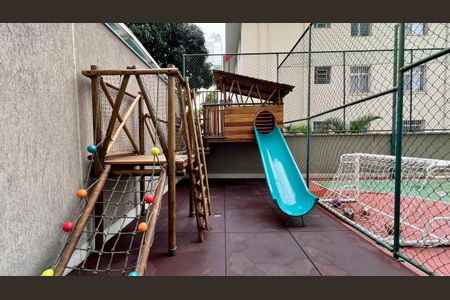 Apartamento à venda com 351m², 4 quartos e 5 vagas Apartamento à venda com 351m², 4 quartos e 5 vagasÁrea comum - Playground