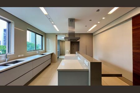 Apartamento à venda com 351m², 4 quartos e 5 vagas Apartamento à venda com 351m², 4 quartos e 5 vagascozinha