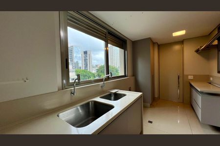 Apartamento à venda com 351m², 4 quartos e 5 vagas Apartamento à venda com 351m², 4 quartos e 5 vagasCozinha
