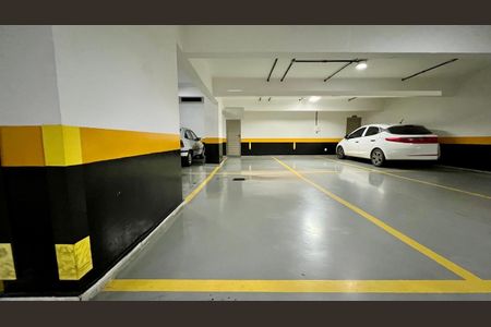 Apartamento à venda com 351m², 4 quartos e 5 vagas Apartamento à venda com 351m², 4 quartos e 5 vagasGaragem