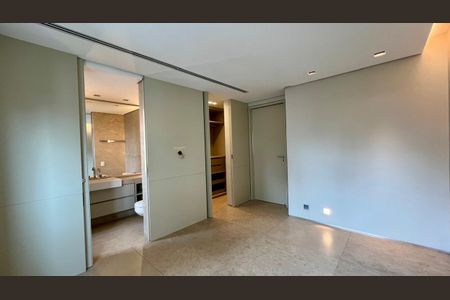 Apartamento à venda com 351m², 4 quartos e 5 vagas Apartamento à venda com 351m², 4 quartos e 5 vagasquarto