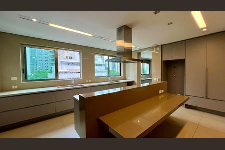 Apartamento à venda com 351m², 4 quartos e 5 vagas Apartamento à venda com 351m², 4 quartos e 5 vagascozinha