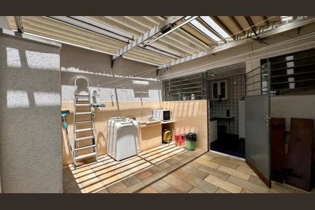 Casa à venda com 161m², 3 quartos e 2 vagasÁrea de Serviço