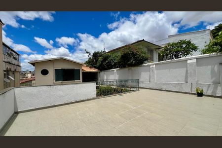 Casa à venda com 161m², 3 quartos e 2 vagasTerraço