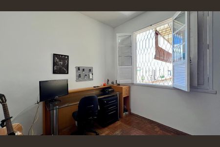 Casa à venda com 161m², 3 quartos e 2 vagasquarto 