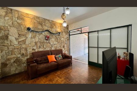 Casa à venda com 161m², 3 quartos e 2 vagassala 