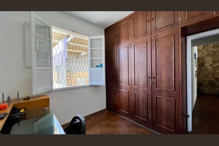 Casa à venda com 161m², 3 quartos e 2 vagasquarto 