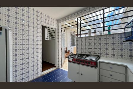 Casa à venda com 161m², 3 quartos e 2 vagascozinha