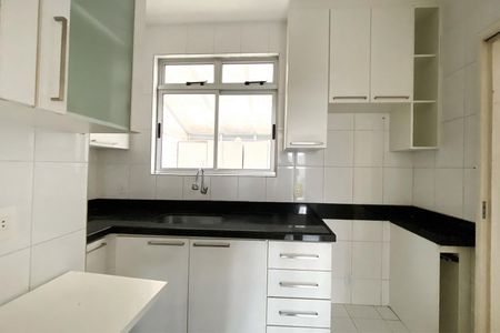 Apartamento para alugar com 120m², 2 quartos e 2 vagasCozinha
