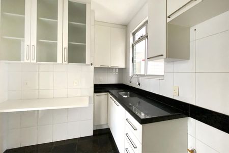 Apartamento para alugar com 120m², 2 quartos e 2 vagasCozinha