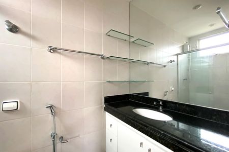 Apartamento para alugar com 120m², 2 quartos e 2 vagasBanheiro da Suíte 1