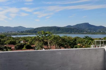 Casa à venda com 3 quartos, 128m² em Itaipu, Niterói