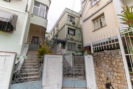 Apartamento à venda com 90m², 2 quartos e sem vaga Apartamento à venda com 90m², 2 quartos e sem vagaFachada