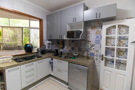 Apartamento à venda com 90m², 2 quartos e sem vaga Apartamento à venda com 90m², 2 quartos e sem vagaCozinha e Área de Serviço