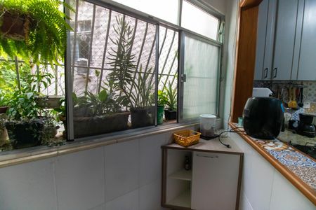 Apartamento à venda com 90m², 2 quartos e sem vaga Apartamento à venda com 90m², 2 quartos e sem vagaCozinha e Área de Serviço