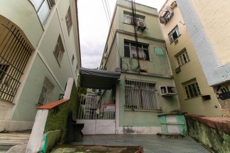 Apartamento à venda com 90m², 2 quartos e sem vaga Apartamento à venda com 90m², 2 quartos e sem vagaFachada
